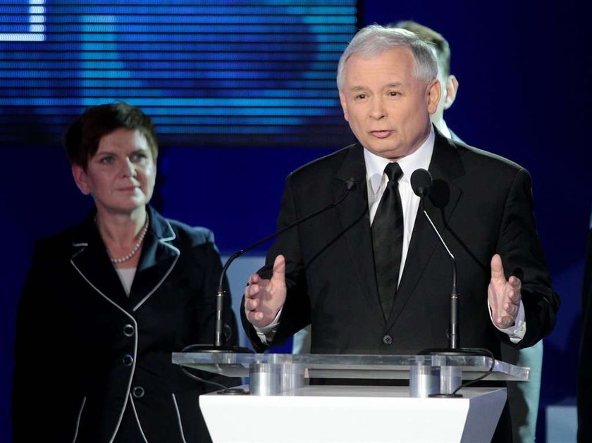 Kaczyński: Nie odejdę! A wróżka na to...