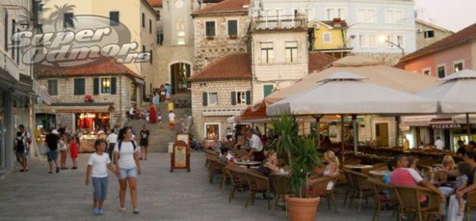 Herceg Novi je jedan od centara noćnog života