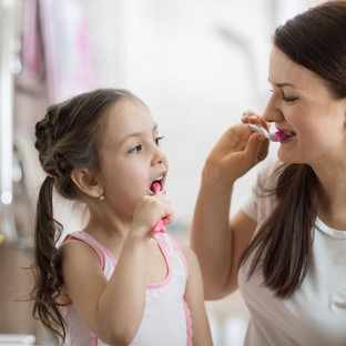 5 szakorvosi tanács a ragyogó mosolyért – így őrizze meg fogai egészségét!