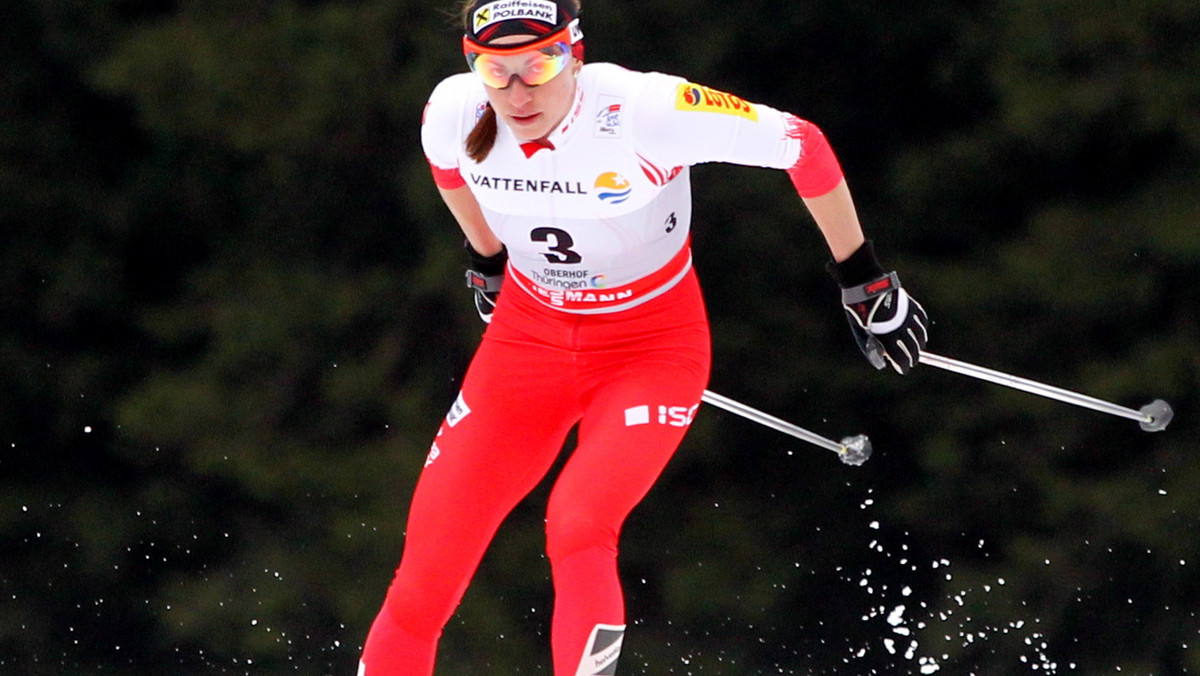 Justyna Kowalczyk awansowała do półfinału sprinterskiego biegu na 1,4 km techniką dowolną w ramach Tour de Ski. W szwajcarskim Val Muestair Polka w swoim ćwierćfinale zajęła drugie miejsce za Heidi Weng, której czas 3.39,8 okazał się najlepszym spośród wszystkich zawodniczek.