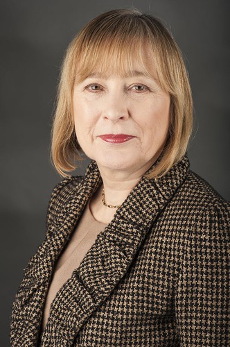 Mary Honeyball (ur. 12 listopada 1952 w Weymouth) – brytyjska działaczka społeczna i polityk, posłanka do Parlamentu Europejskiego V, VI i VII kadencji.<br><br>
Podczas gdy pozostali parlamentarzyści kłócili się czy prostytucji należy zakazać, czy może całkowicie ją zalegalizować - brytyjska socjalistka znalazła trzecią drogę. Zaproponowała, by same świadczenie kontrowersyjnych usług było dopuszczalne, a karać należałoby wyłącznie klientów prostytutek.