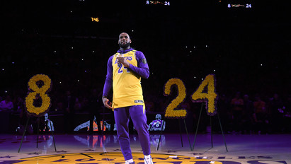 Örökké tartó jelet rakatott magára LeBron james Kobe Bryant emlékére