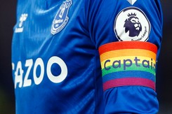 Kapitanowie drużyn na mundialu chcą nosić tęczowe opaski