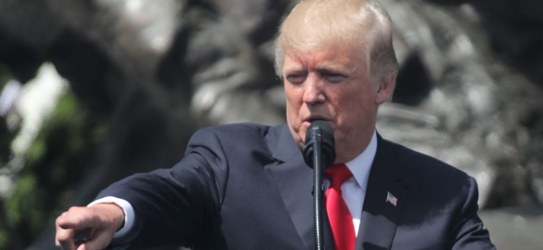 Donald Trump ostrzega. Mówi o śmierci i destrukcji. W tle zarzuty za przekupienie aktorki porno