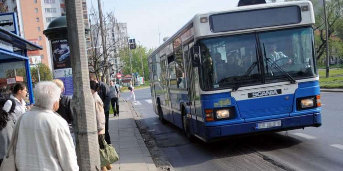 Nigeryjczyk pogryzł kontrolera w Krakowie. Miał HIV?