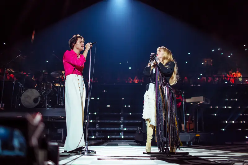 Na scenie pojawiła sie Stevie Nicks, z którą Harry Styles wykonał &quot;Landsline&quot;