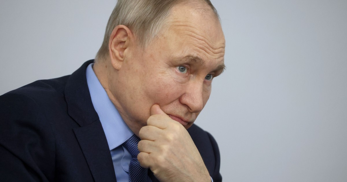 Putin is in trouble.  The Russian Ministry of Finance issued disastrous statements