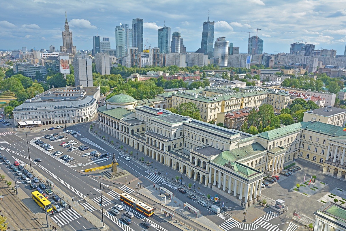 warszawa ratusz urząd miasta prezydent trzaskowski