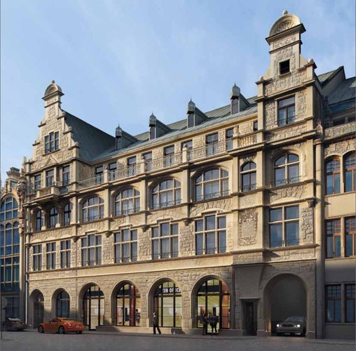 Ul. Rzeźnicza 28–31/Heritage Gates. Budynek przy ulicy Rzeźniczej 28–31 we Wrocławiu powstał w 1900 roku według projektu architekta Karla Grossera. Jest wpisany do rejestru zabytków i stanowi ważny przykład niepowtarzalnej architektury nawiązującej do formy renesansu północnego, stylu rozwijanego na Dolnym Śląsku na przełomie XIX i XX wieku. Teraz jest to biurowiec klasy A.