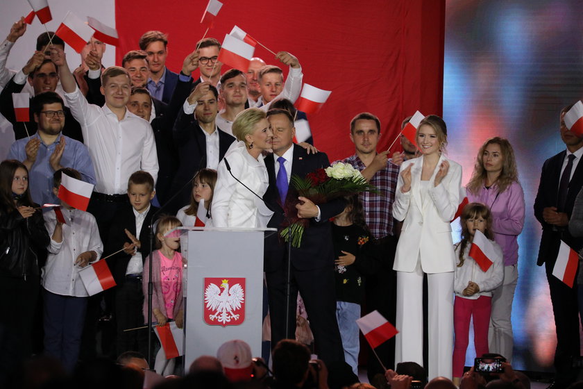 Sztab Andrzeja Dudy świętuje zwycięstwo