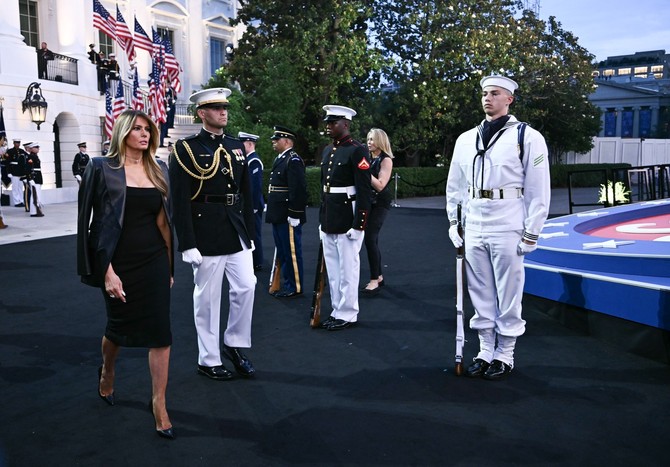 Melanija Tramp ispred Bele kuće