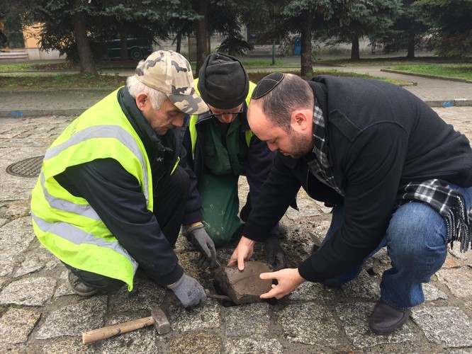 Fundacja 'From The Depths' prowadzi poszukiwania macew w całej Polsce