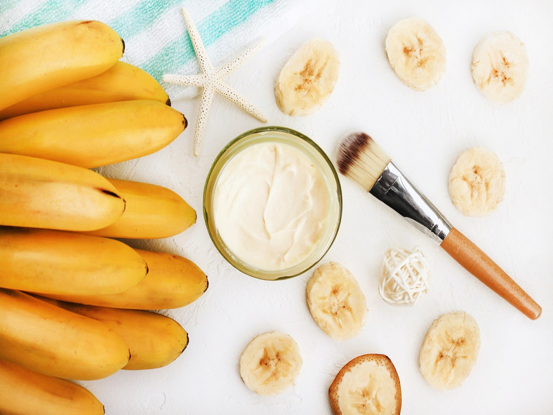 Bananowe kosmetyki doskonale odżywiają skórę/shutterstock/Anna Ok