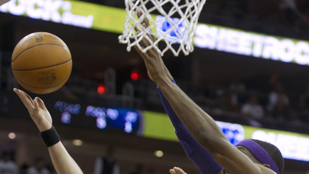 Drugi mecz z rzędu celny rzut w końcówce dogrywki Channinga Frye'a zapewnił Phoenix Suns wygraną. Tym razem pokonali New Jersey Nets 104:103, a Marcin Gortat zdobył 17 punktów, najwięcej w zespole.