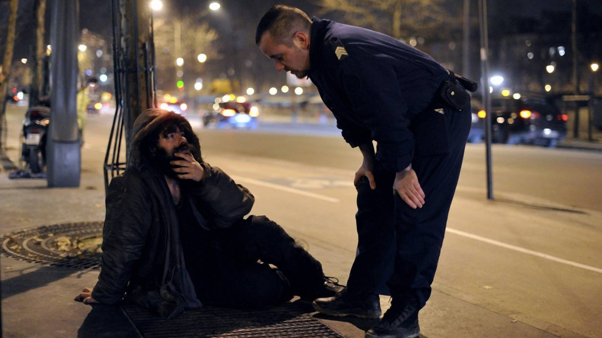 Policajac koji je sredio beskućnika za razgovor za posao je heroj nedelje