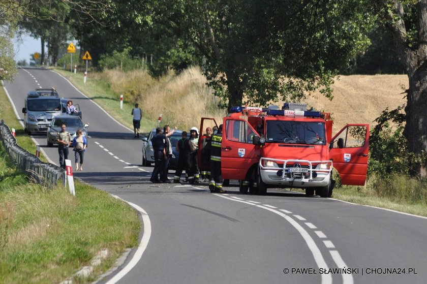 Helikopter zabrał zabrał ranną dziewczynkę z wypadku