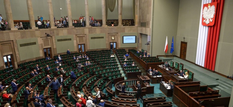 I po głosowaniu w sprawie abonamentu. Posłowie za dalszymi pracami nad projektami