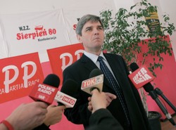 Szef Sierpnia '80 wozi się limuzyną