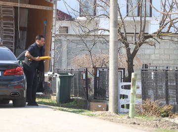 PORTRET KRASE DVE IKONE: Prizor iz doma Darka Lazića RASPLAKAO JAVNOST, evo na koji način čuva USPOMENU na POKOJNOG BRATA (FOTO)