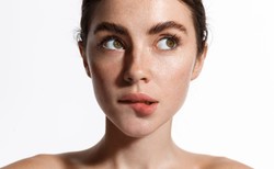 Wszystko, co warto wiedzieć o przebarwieniach: Od profilaktyki po leczenie