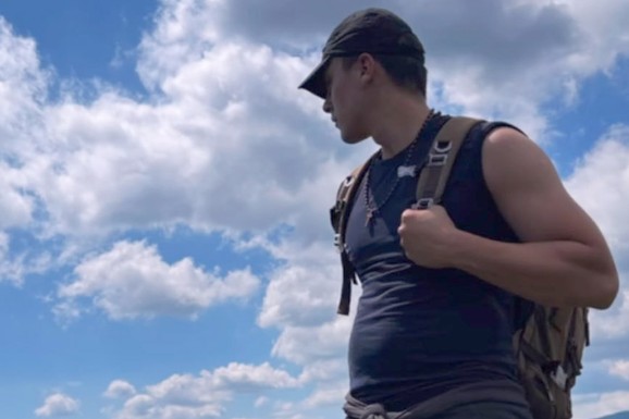 POSLE RAZVODA OD KOLEGINICE OTIŠAO NA PLANINU Miodrag Dragičević sav u mišićima, preznojio se u šetnji, pa pokazao raj u kom uživa (FOTO)