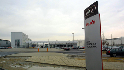 Koronavírus: előrehozza a májusi prémiumok kifizetését a győri Audi-gyár