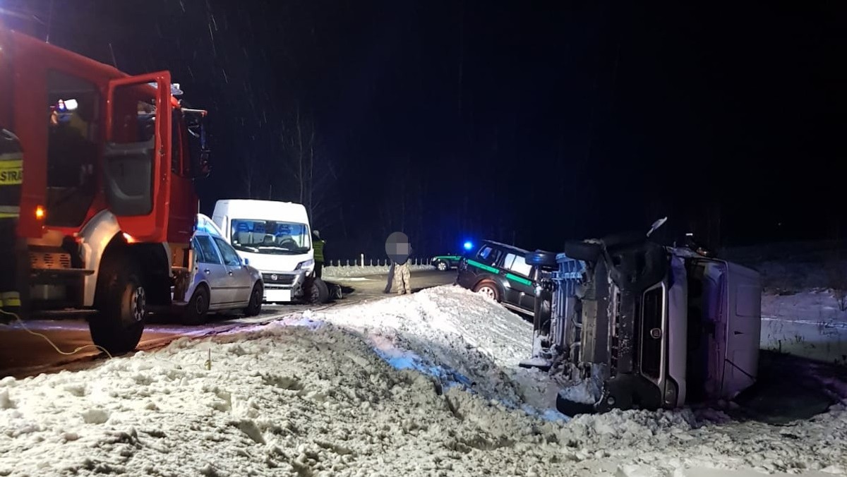 Podlaskie: Przemytnicy staranowali blokadę. Ciężko ranny strażnik