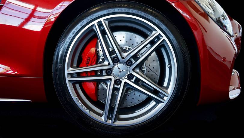 Sommerreifen für Mercedes C-Klasse: Mit passenden Reifen den Sommer genießen 