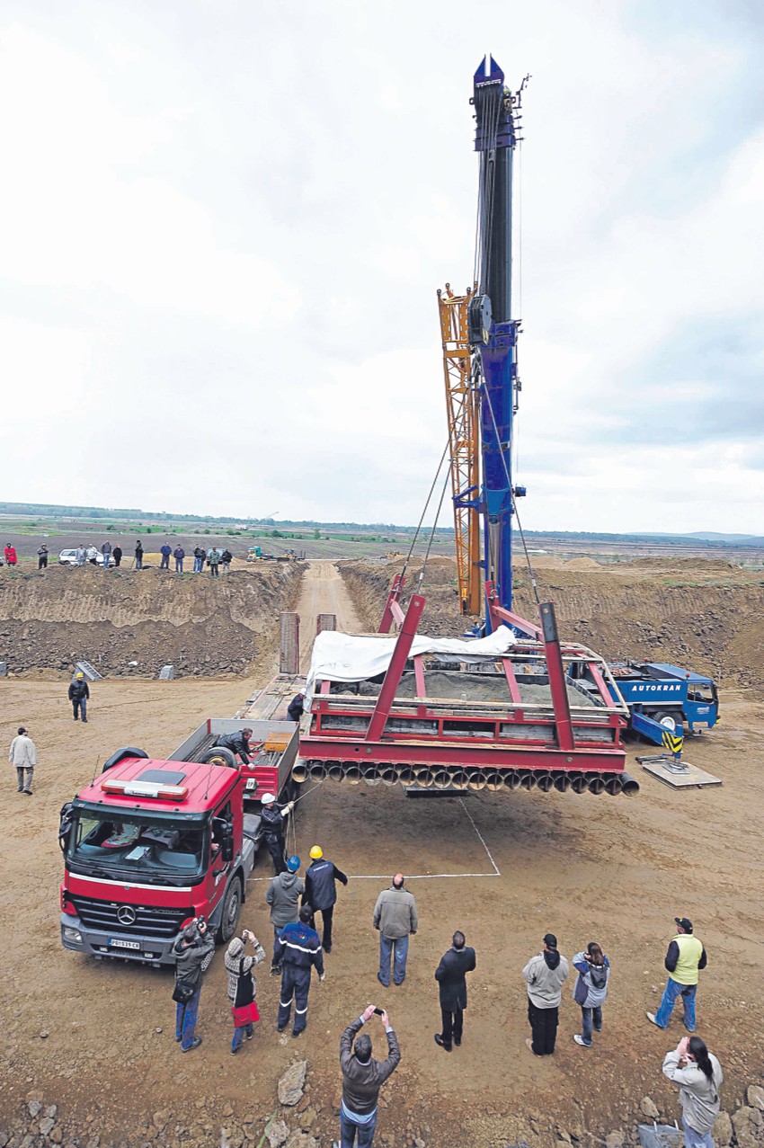Cela operacija trajala je više od osam sati