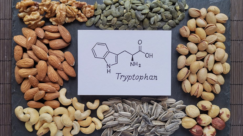 Tryptofan stanowi niezbędny element w produkcji ważnych hormonów i neuroprzekaźników