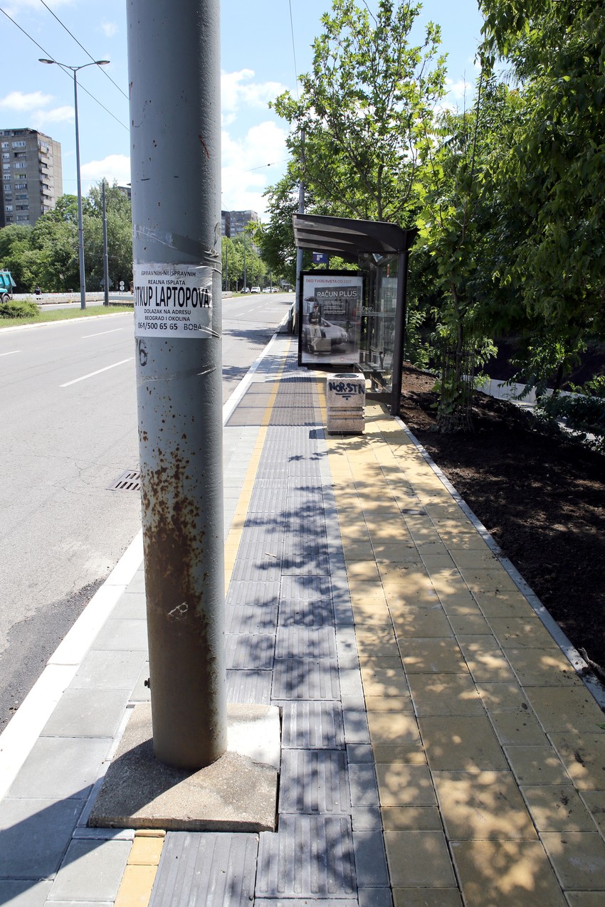 Bandera nasredstaze za slepe
