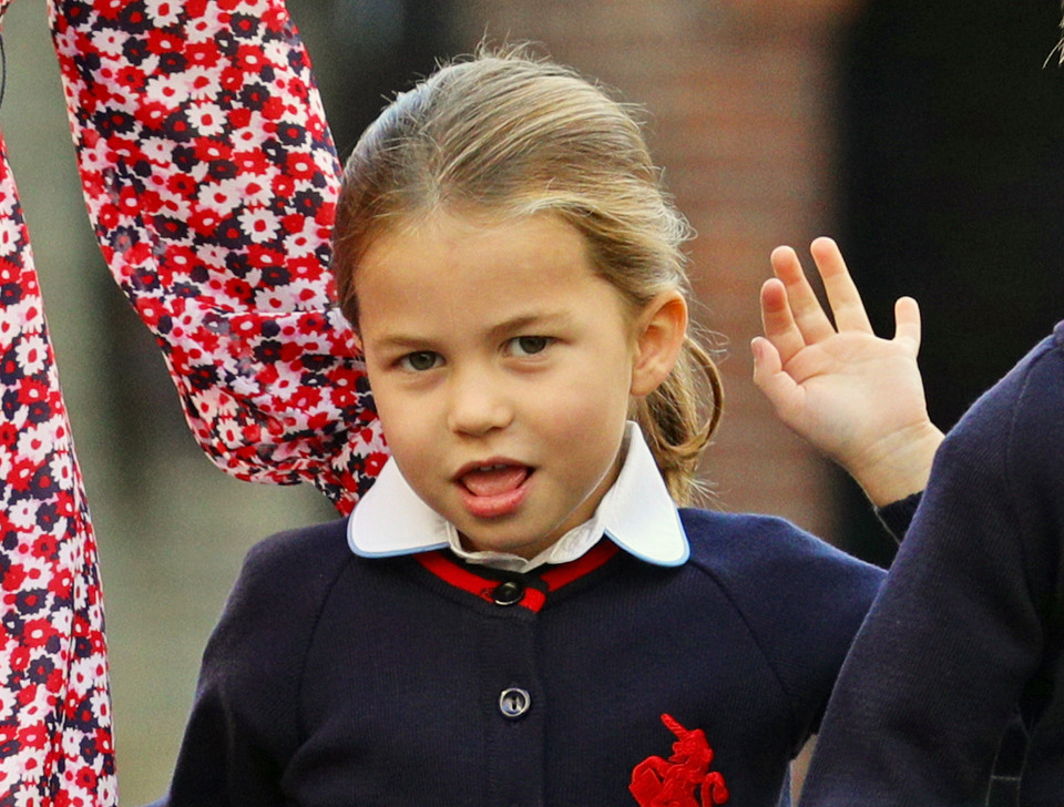 "Pierwsze dzwonki" w rodzinie królewskiej: księżniczka Charlotte w szkole Thomas's Battersea, 2019 rok