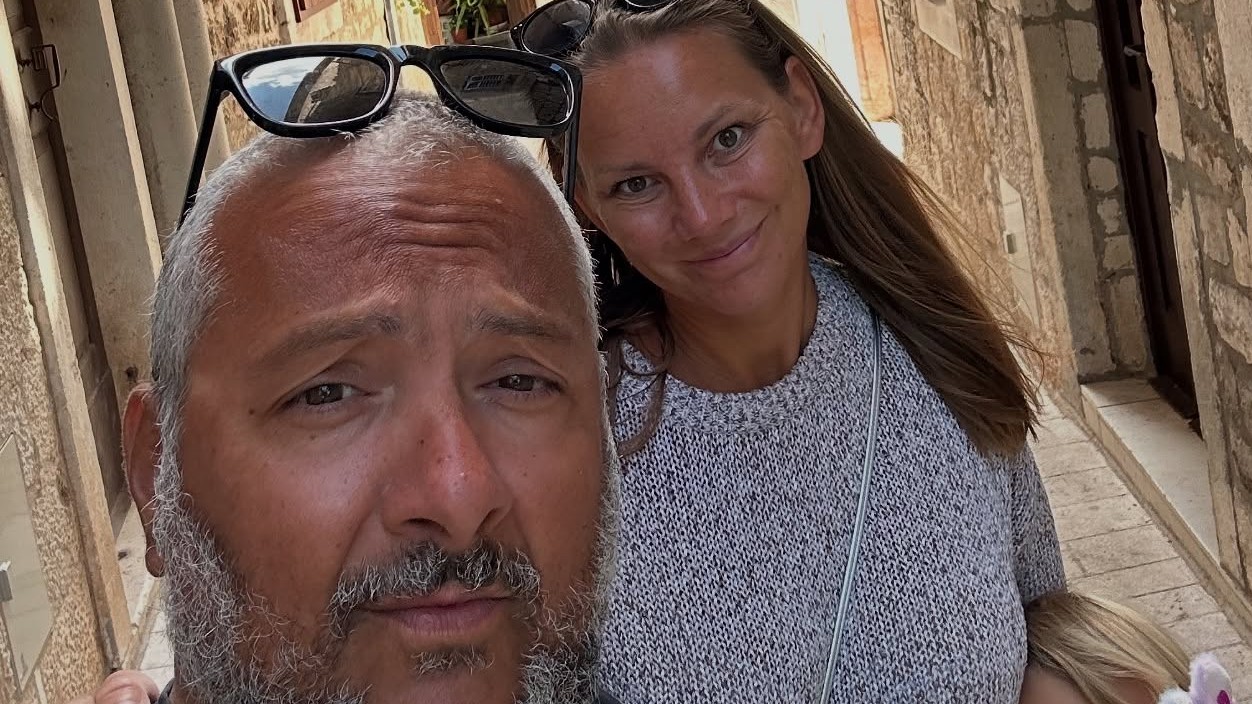 Český rádiový moderátor Patrik Hezucký s manželkou.