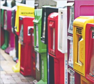 Czy sprzedawanie wiadomości uratuje gazety?