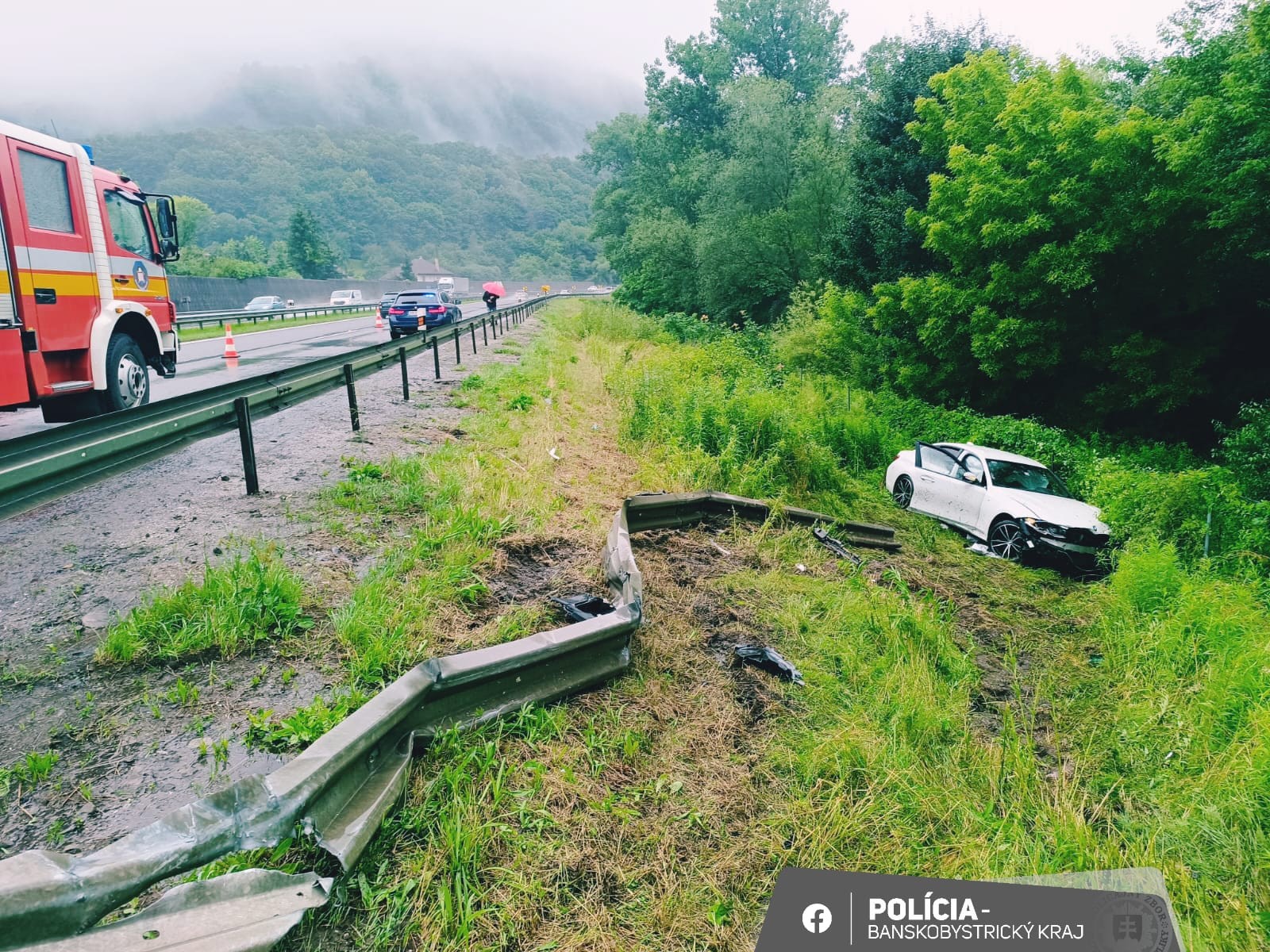 Pri nehode neďaleko Hronskej Breznice prišiel o život 24-ročný vodič.