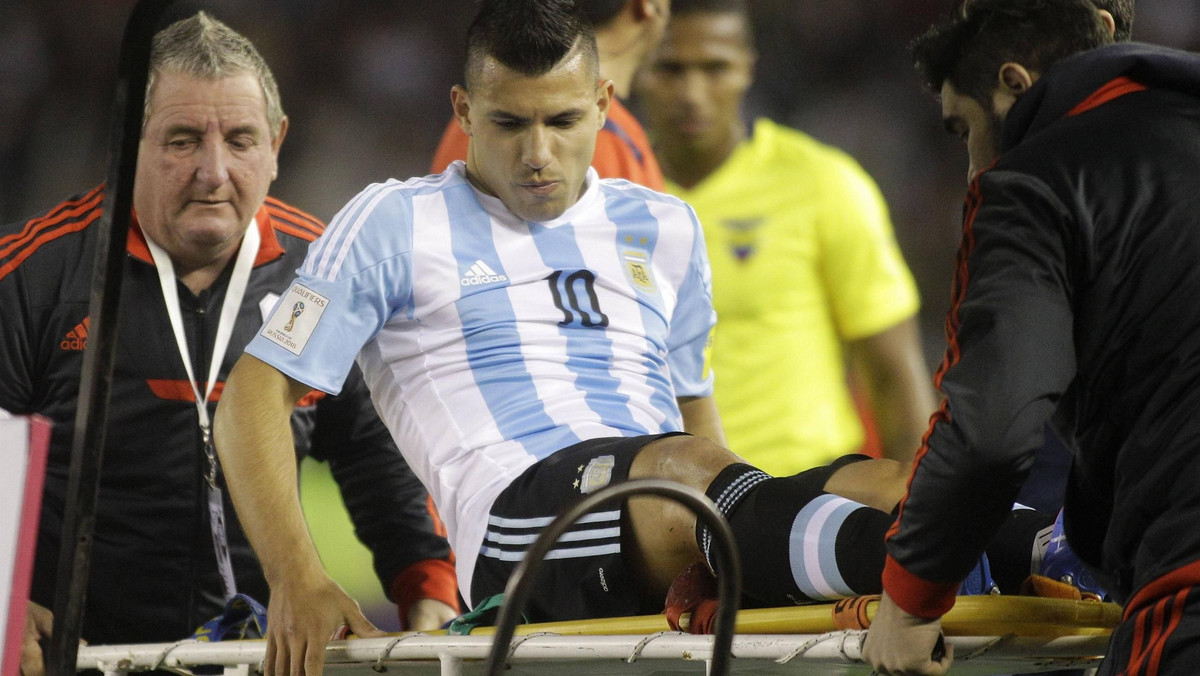 Napastnik Manchesteru City Sergio Aguero pogłębił uraz, z jakim przyjechał na zgrupowanie reprezentacji Argentyny na spotkania eliminacji mistrzostw świata. W czwartek jego zespół szokująco przegrał z Ekwadorem 0:2. W przyszłą środę Argentyńczycy grają na wyjeździe z Paragwajem.