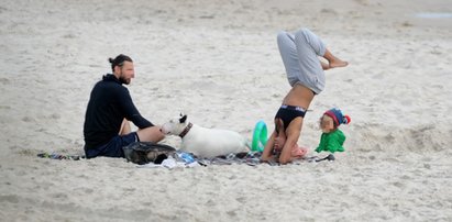 Polska aktorka na plaży. Ale się wygina!