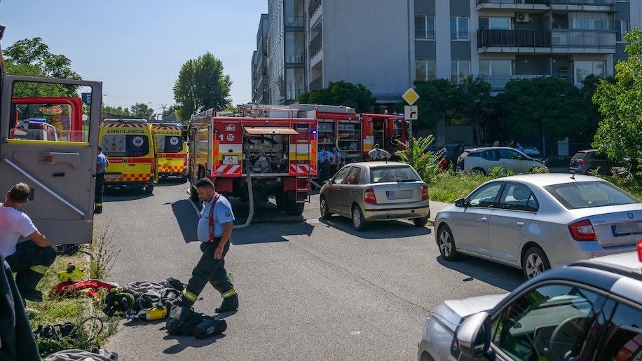 Pri požiari v bytovom dome v bratislavskom Ružinove zomreli dve deti.