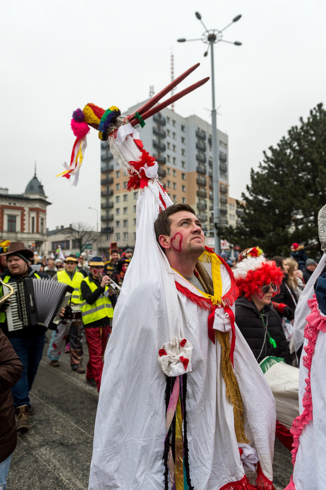 18211064 - WŁOCŁAWEK XXIX KOROWÓD GRUP ZAPUSTNYCH 2018 (korowód zapustników)