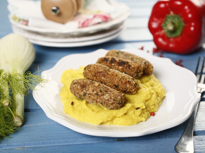 Ćevapi od heljde i žuti pire od celera