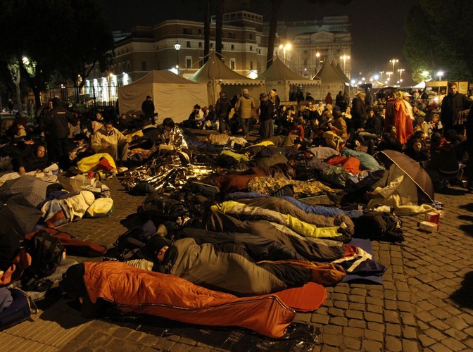 Pielgrzymi spali, gdzie się dało