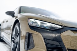 Audi RS e-tron GT kontra zima. Tak jeździ 600-konny elektryk, gdy za oknem mróz