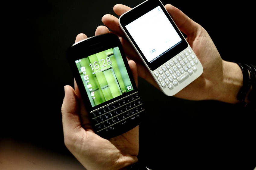 Q5 je malo uži i lakši od Q10, pa bolje leži u šaci