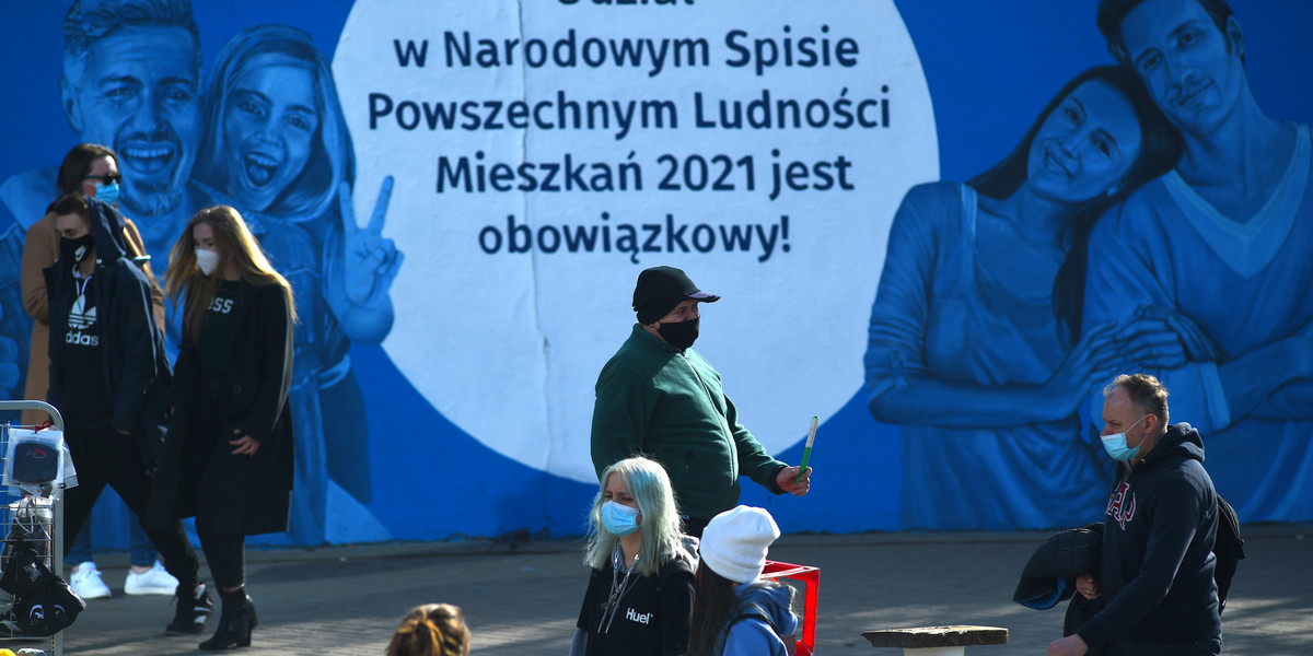 Każdy mieszkaniec Polski jest zobowiązany samodzielnie przeprowadzić samospis.