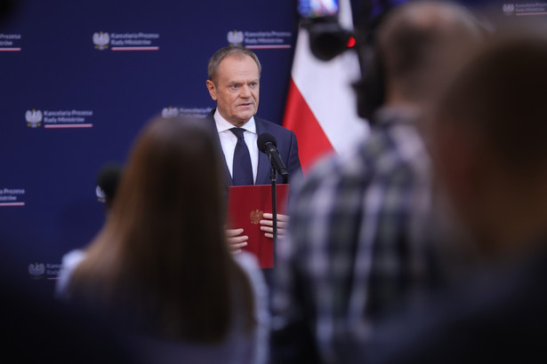 Premier Donald Tusk podczas konferencji prasowej po posiedzeniu rządu, 9 bm. w KPRM w Warszawie. (sko) PAP/Rafał Guz