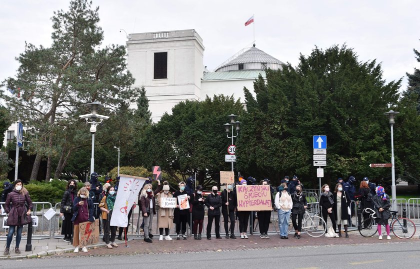 W całej Polsce trwają protesty kobiet