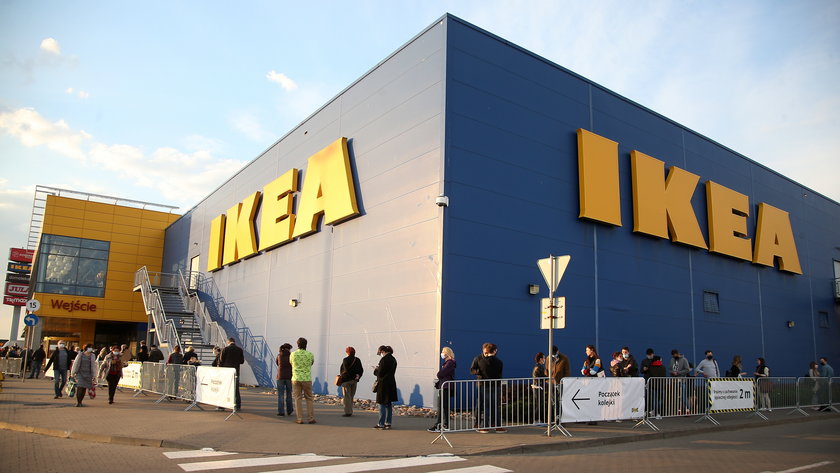 Siec sklepów meblowych IKEA zapowiedziała, że wycofa do października 2021 roku baterie alkaliczne ze swoich sklepów na całym świecie.