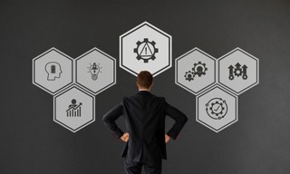 Jak przeprowadzić kompensację wierzytelności podczas restrukturyzacji podmiotów?