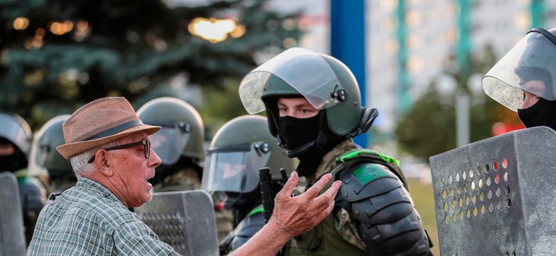 Słabną protesty na Białorusi. Władze urządzają polowanie na dziennikarzy