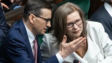 Posłanka PiS i jej sposób na walkę z drożyzną. Wyjazd do lasu, namiot i kanapki z kawiorem